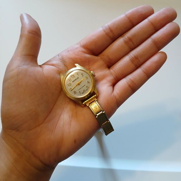 Vtg Montreluxe Women's Gold Tone Lifetime Main Spring Wind Up Watch Japan Movt - Picture 10 of 16